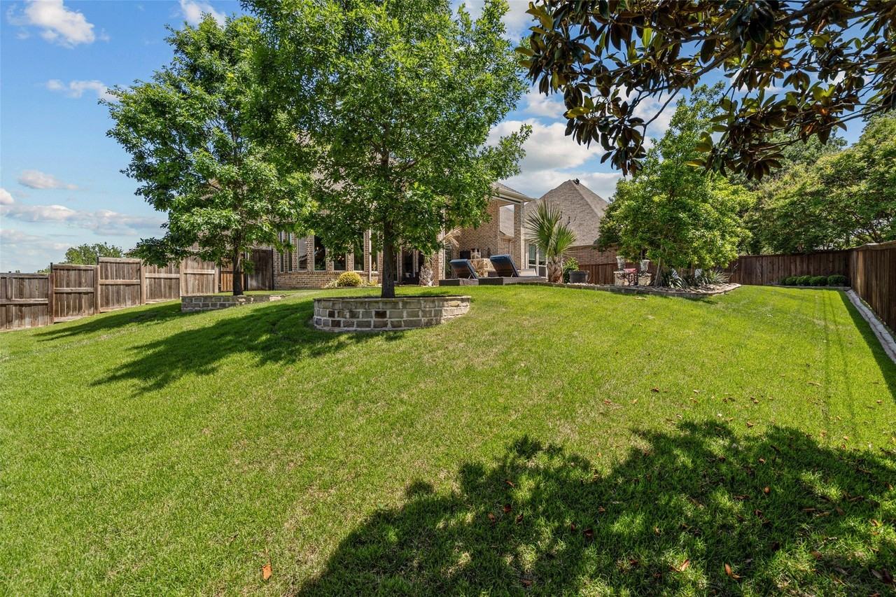 1224 Split Rock Dr - Photo 2 of 24