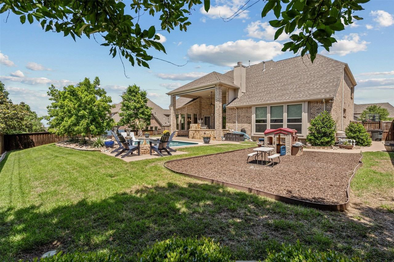 1224 Split Rock Dr - Photo 3 of 24