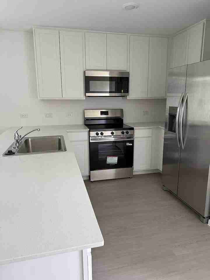 6410 Glade St - Photo 2 of 8