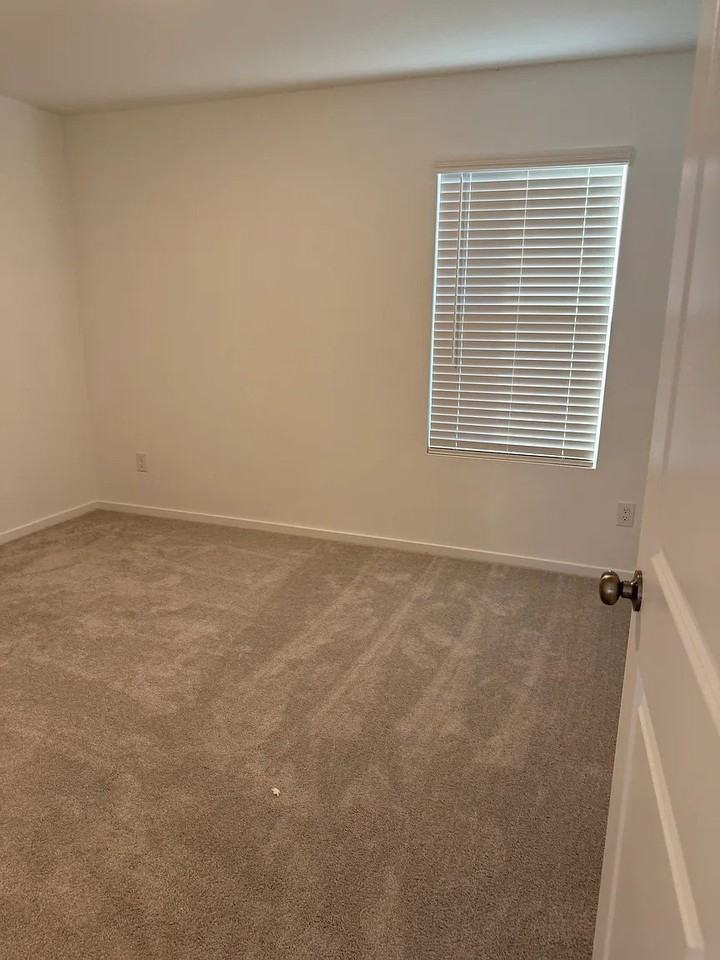 6410 Glade St - Photo 6 of 8