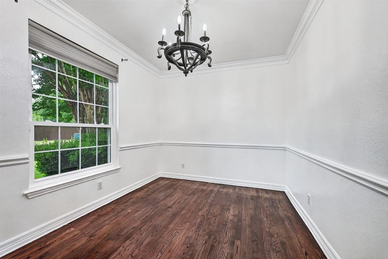5900 Atlanta Dr - Photo 3 of 24