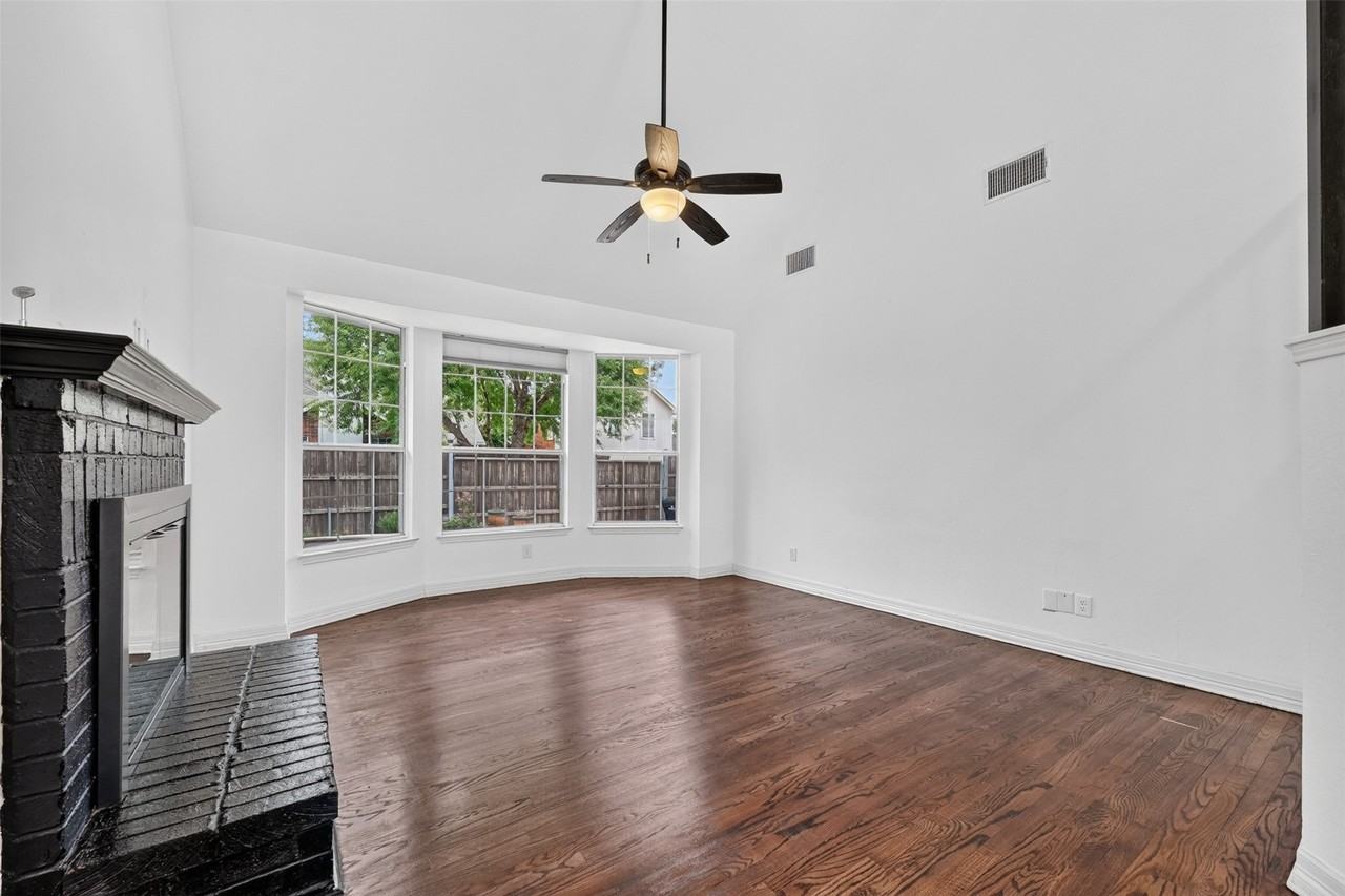 5900 Atlanta Dr - Photo 4 of 24