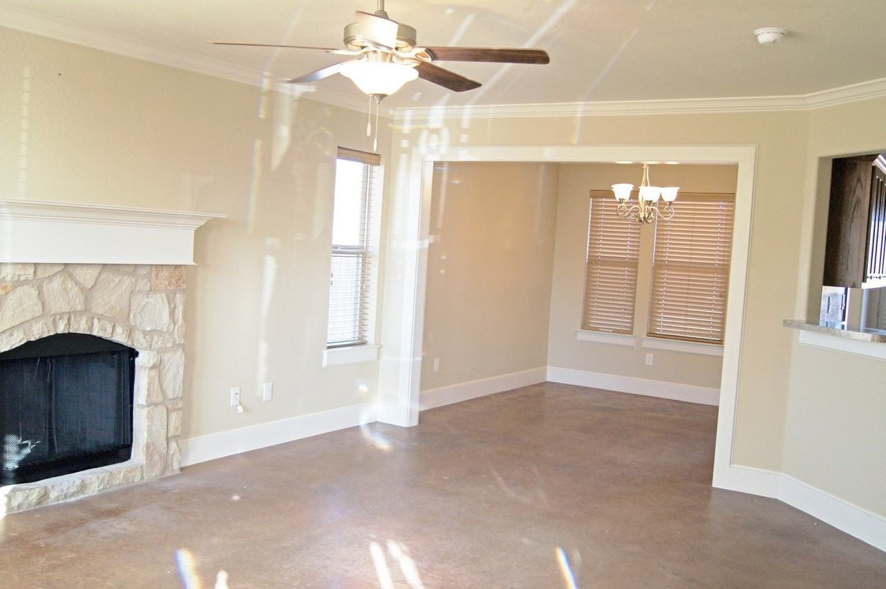 801 S Kiowa St Unit B - Photo 2 of 9