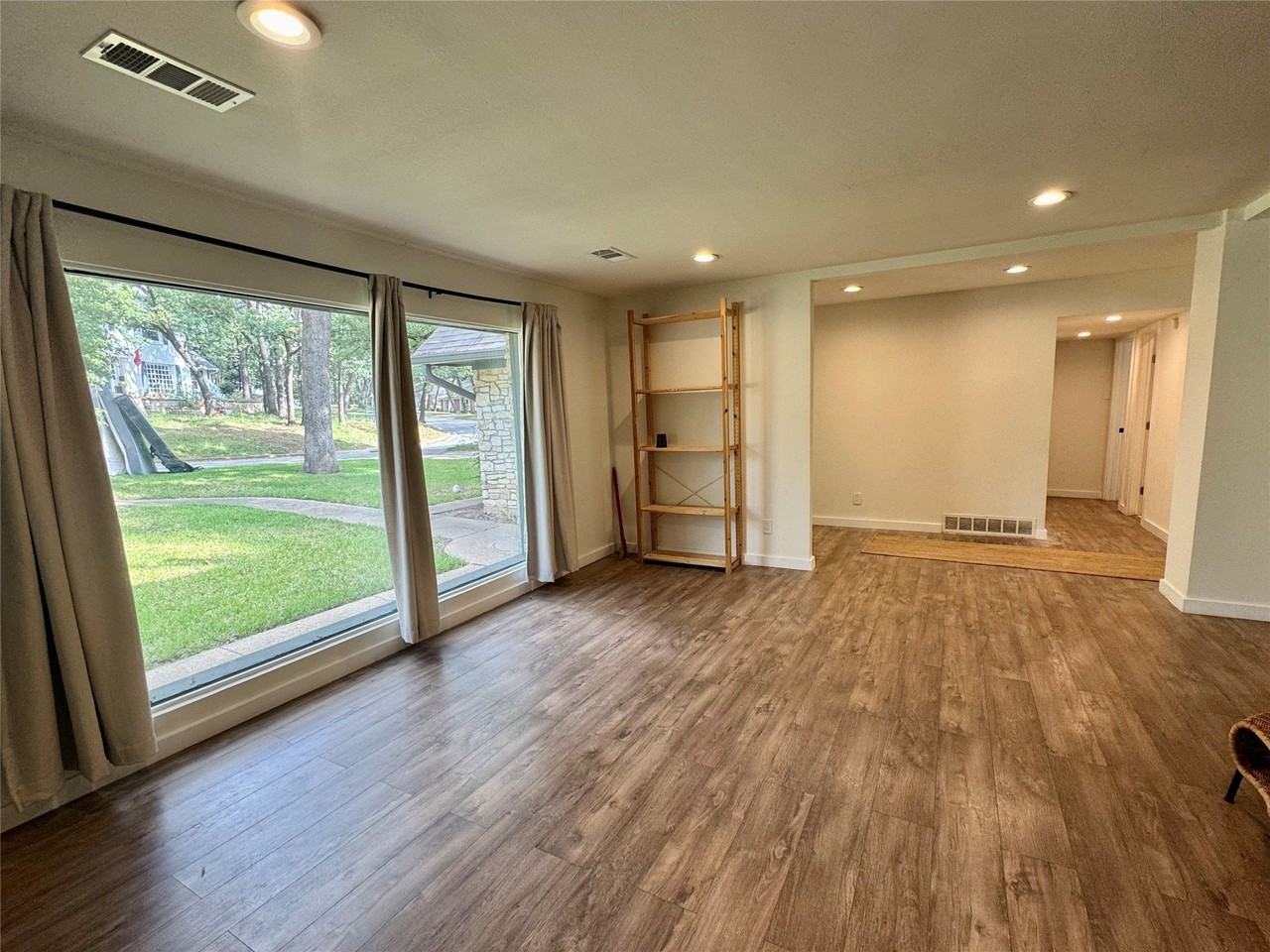 211 Mill Creek Dr - Photo 3 of 34