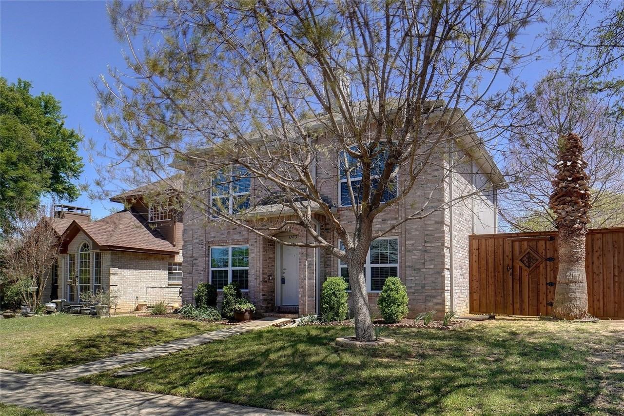1703 Creekpoint Dr - Photo 2 of 30