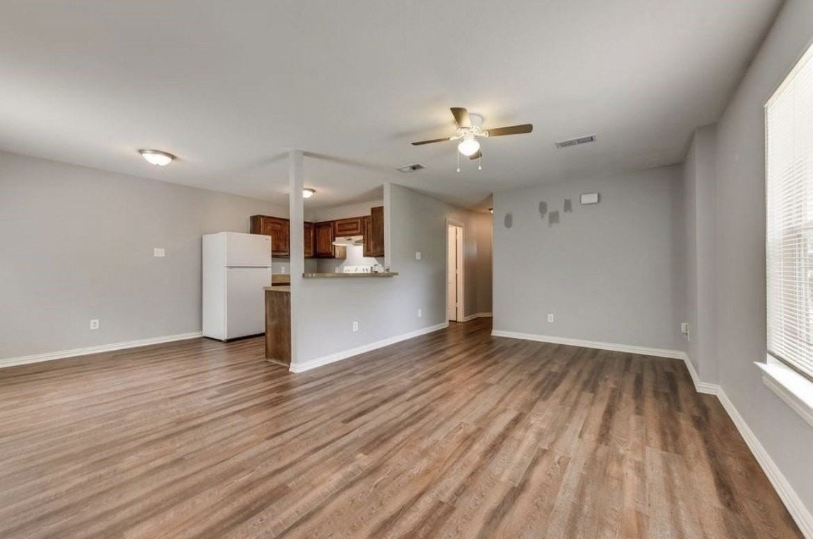 8011 Arbor Ave - Photo 2 of 7
