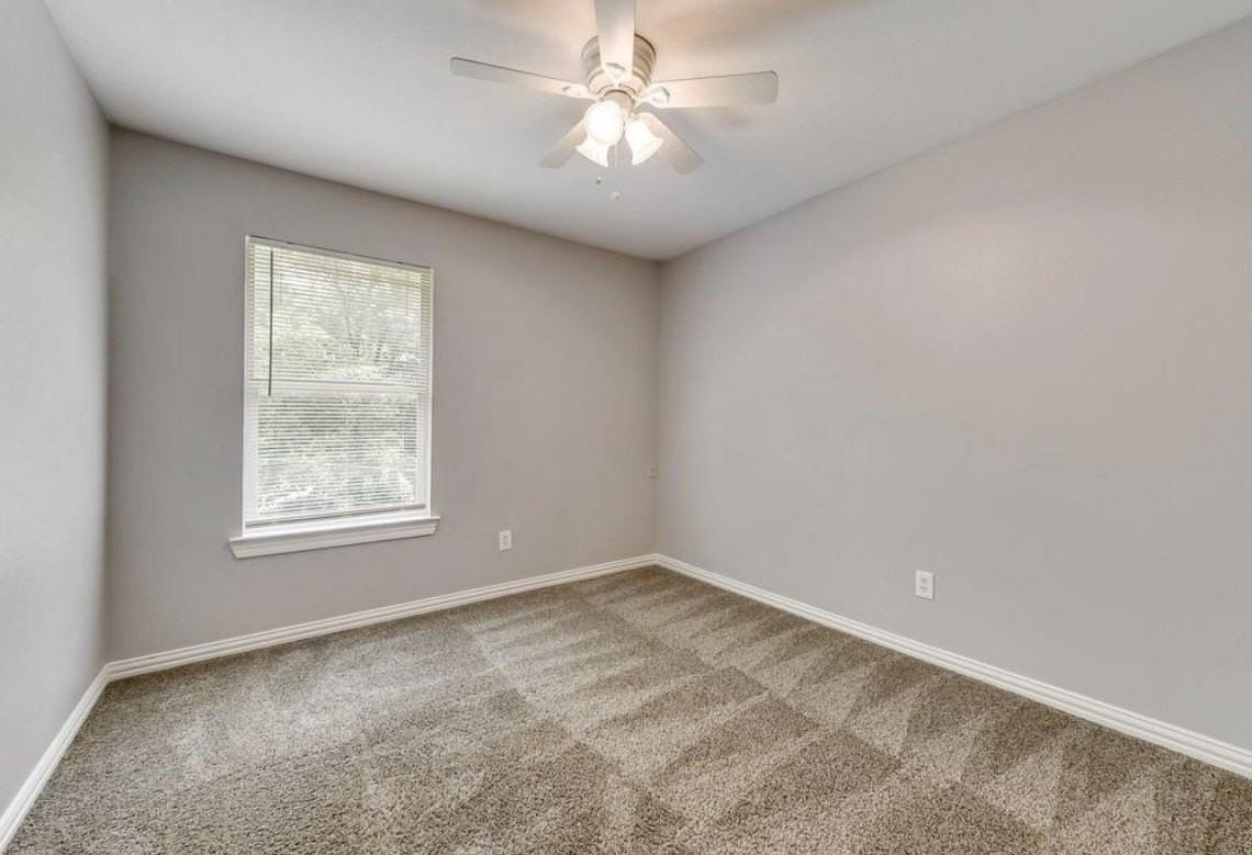 8011 Arbor Ave - Photo 5 of 7