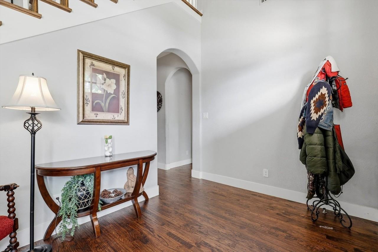 525 Hearth Ter - Photo 4 of 39