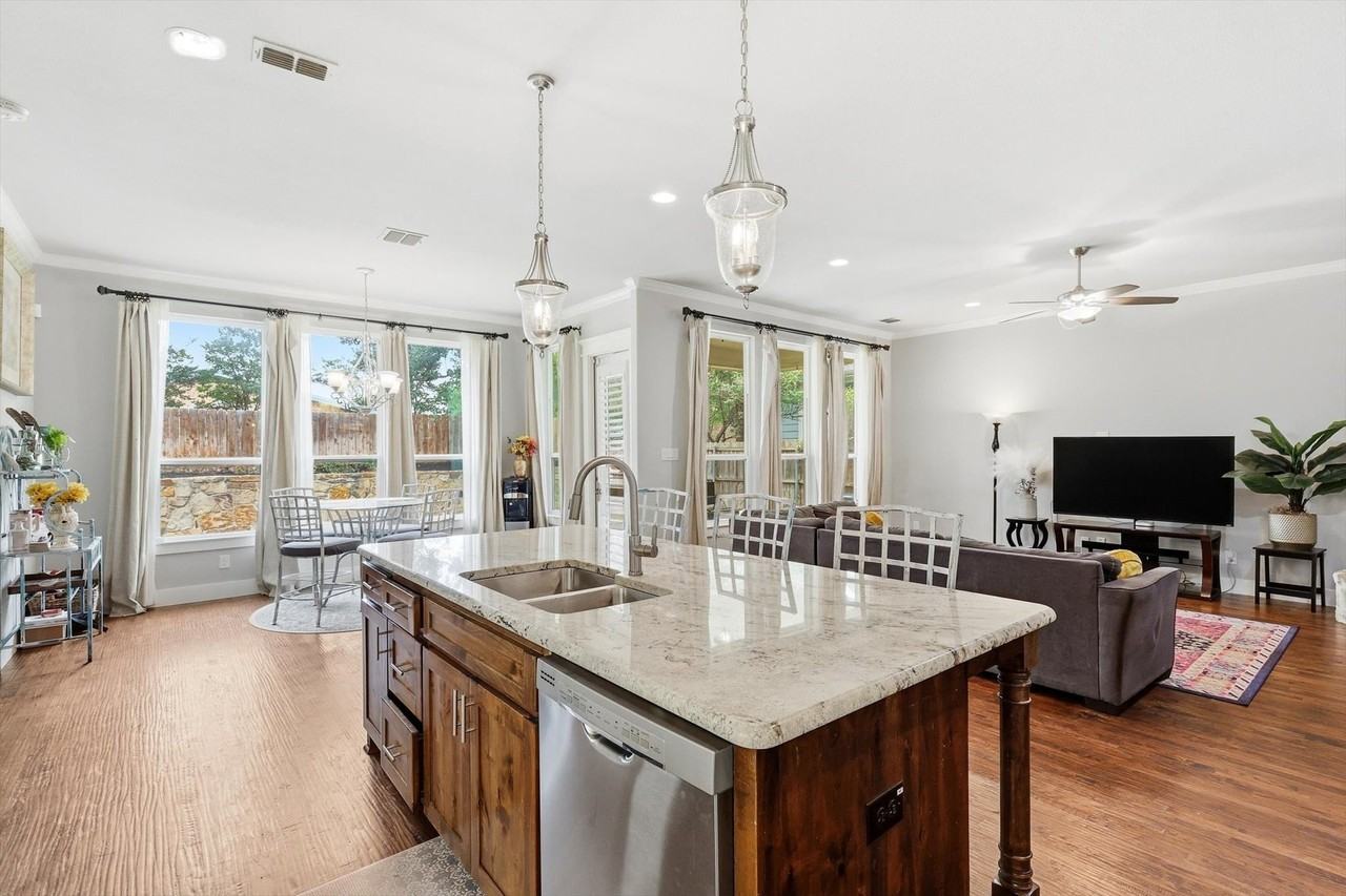 525 Hearth Ter - Photo 5 of 39