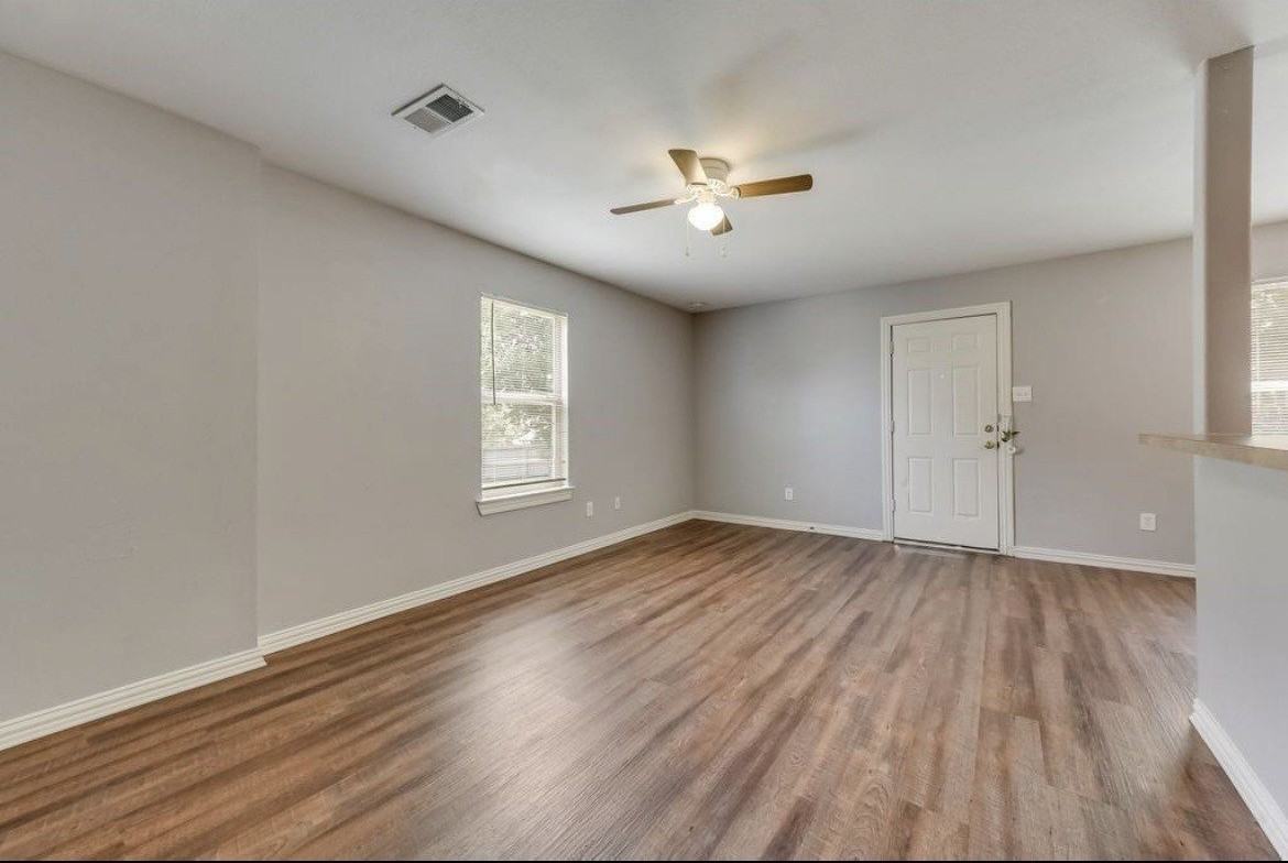 8009 Arbor Ave - Photo 4 of 8