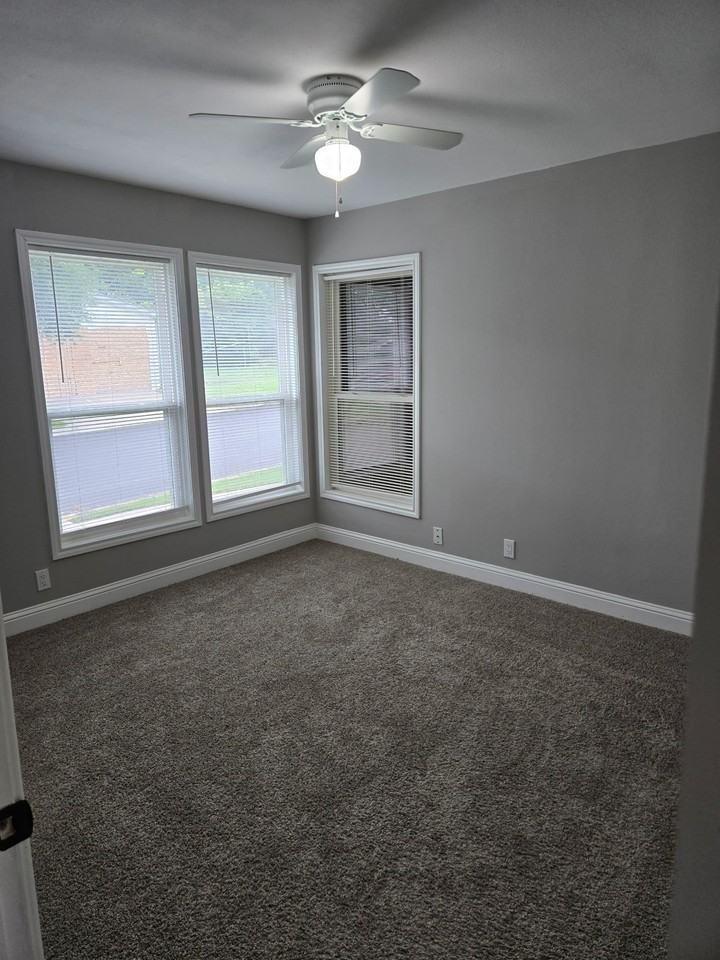 3251 W Fuller Ave - Photo 4 of 6