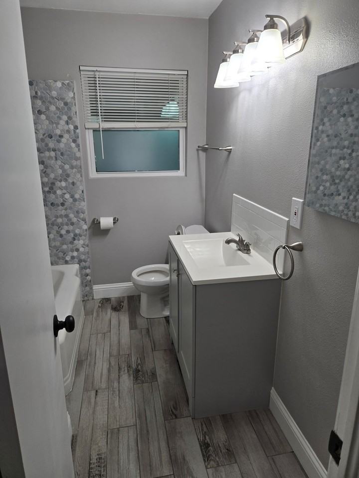 3251 W Fuller Ave - Photo 5 of 6