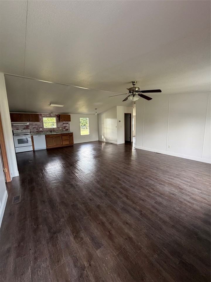 2517 Willow Oak Ln - Photo 2 of 10