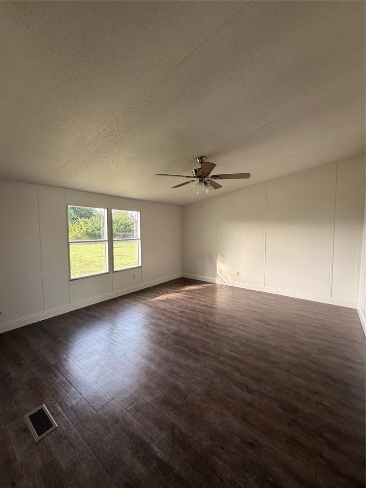 2517 Willow Oak Ln - Photo 5 of 10