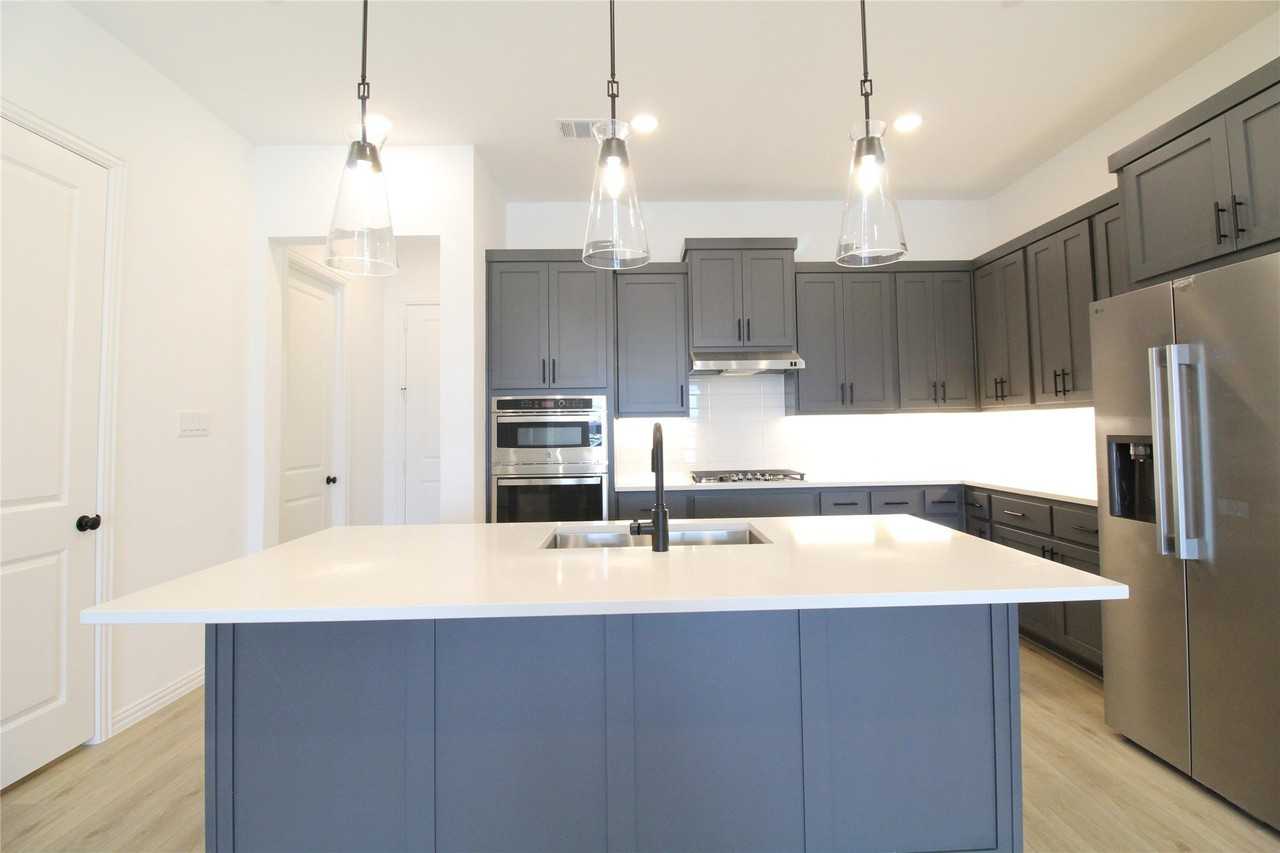1227 Doris May Dr - Photo 5 of 40