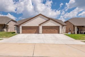 featured image of 722 Rolling Terrace Cir