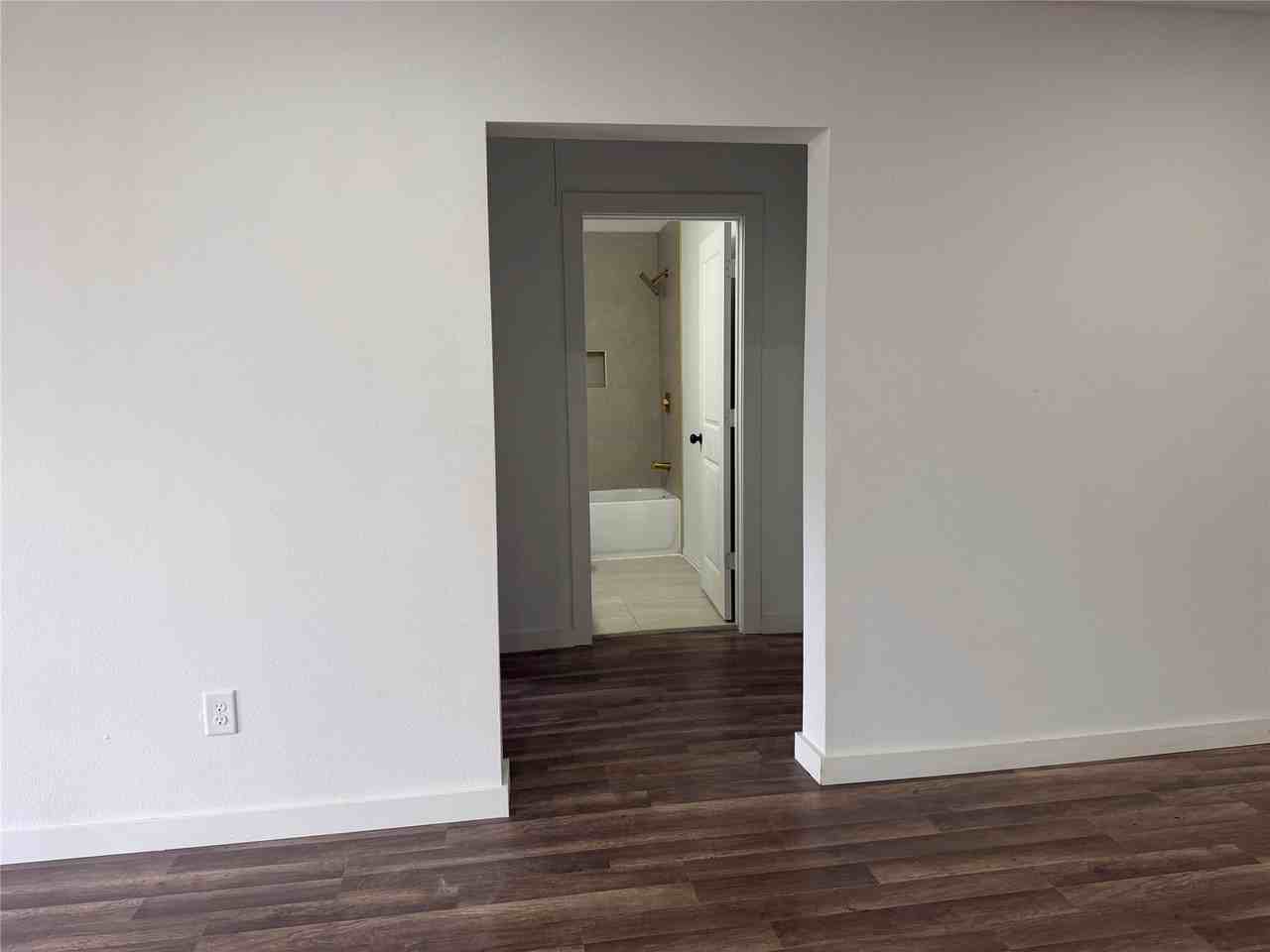 2910 Birmingham Ave - Photo 6 of 15