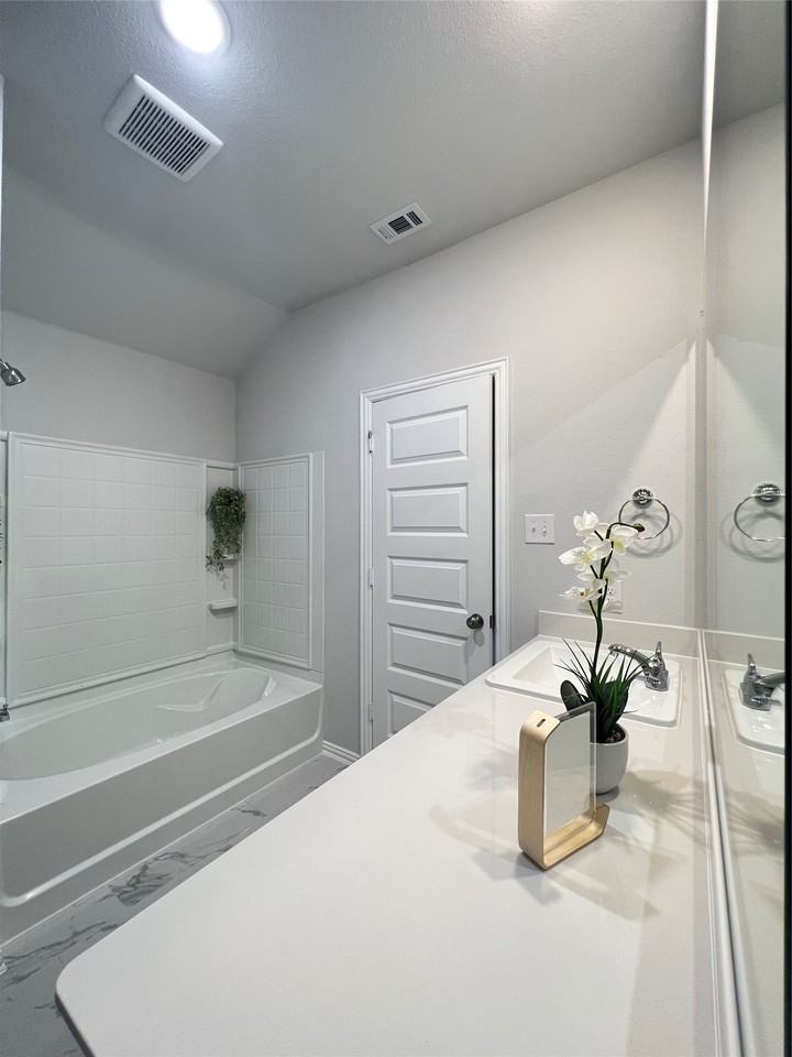 553 Meadow Run Dr - Photo 7 of 35