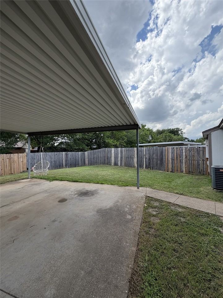 2530 Indigo Ln - Photo 5 of 24