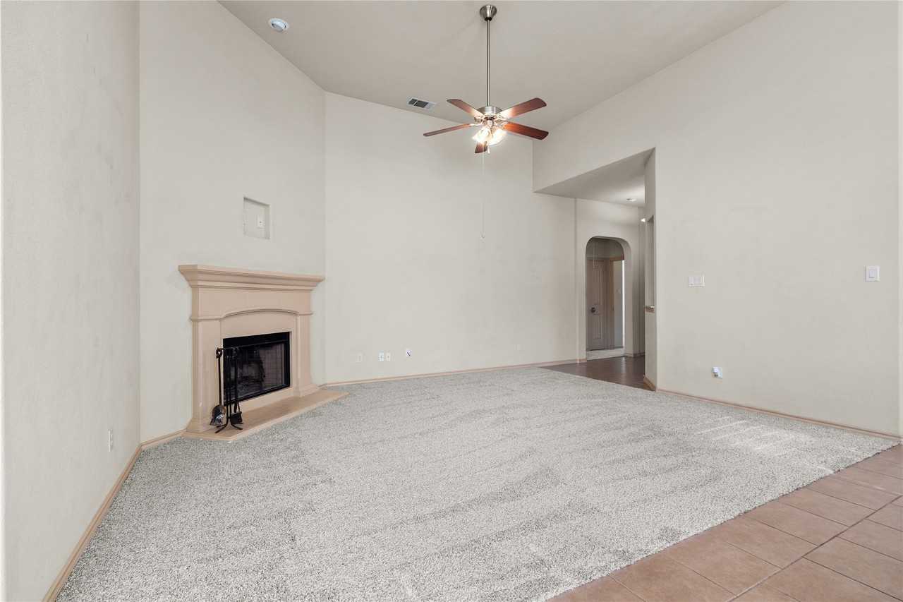 3124 Buckthorn Ln - Photo 5 of 21