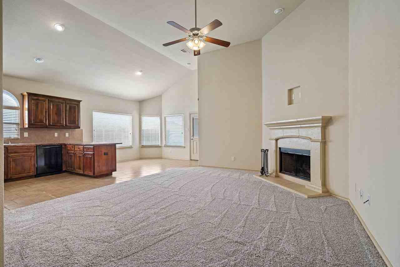 3124 Buckthorn Ln - Photo 6 of 21