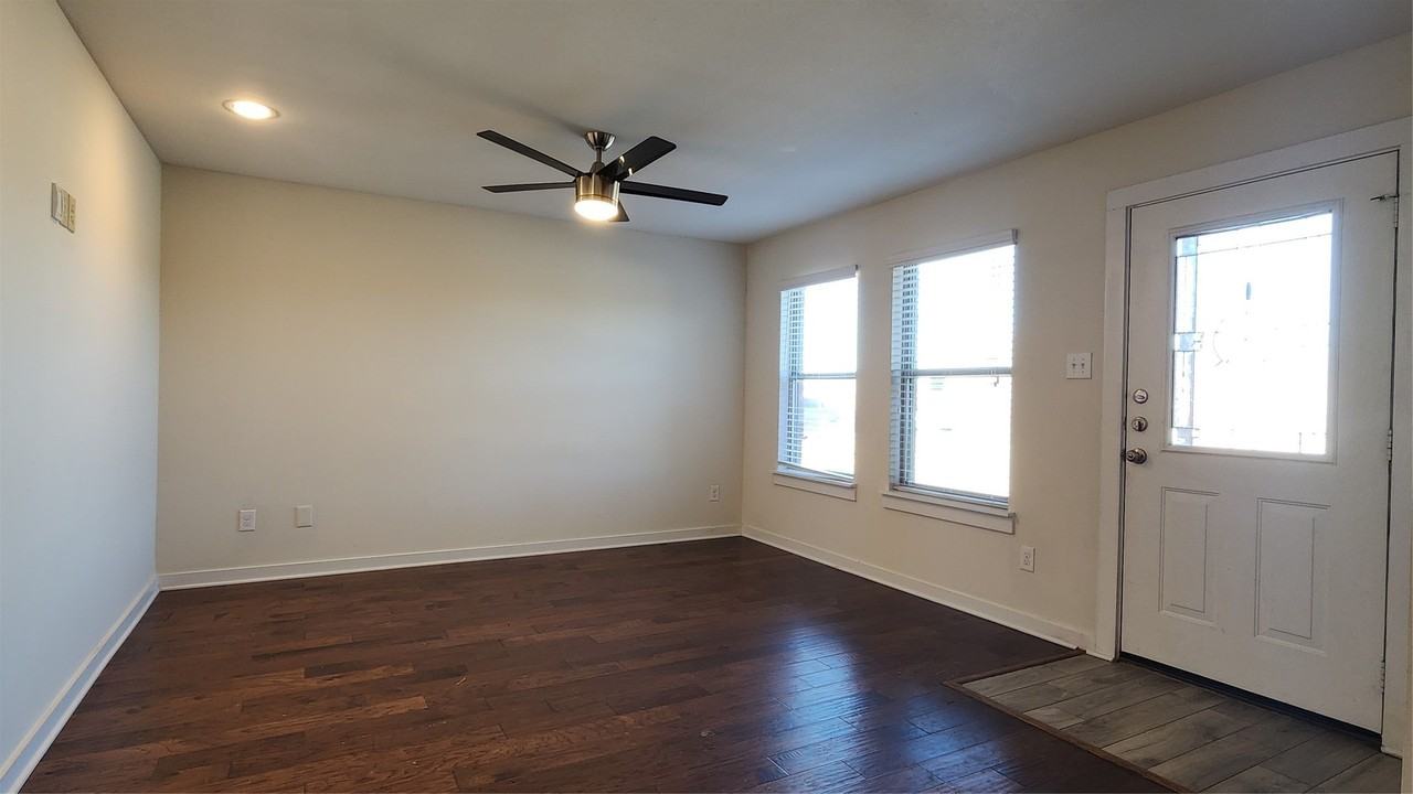 931 Robineta Ln - Photo 3 of 17