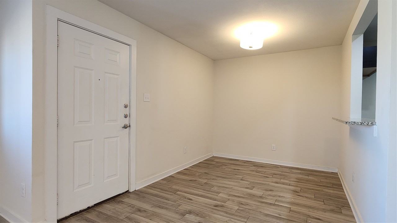 931 Robineta Ln - Photo 4 of 17