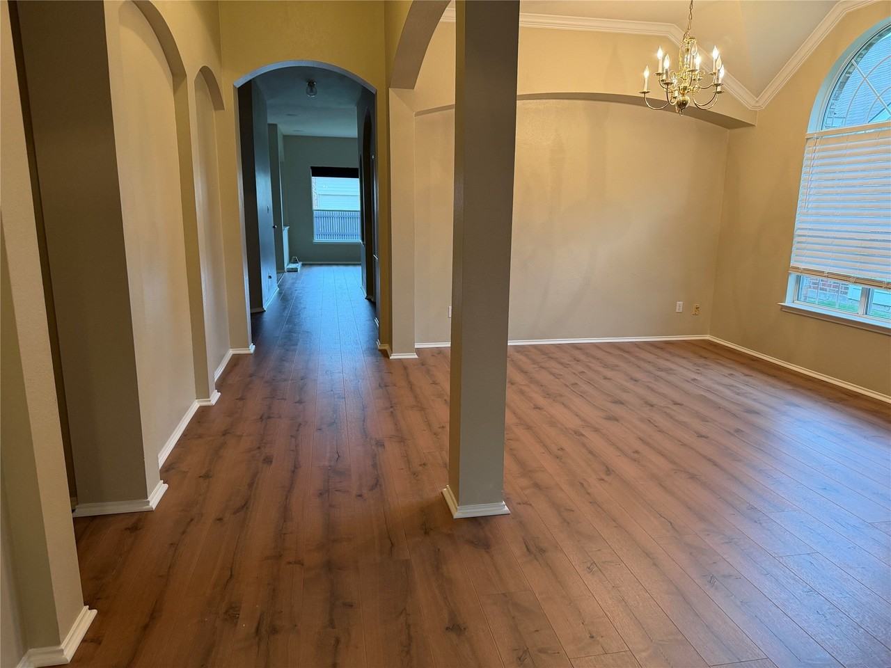 1630 Lagonda Ln - Photo 6 of 31