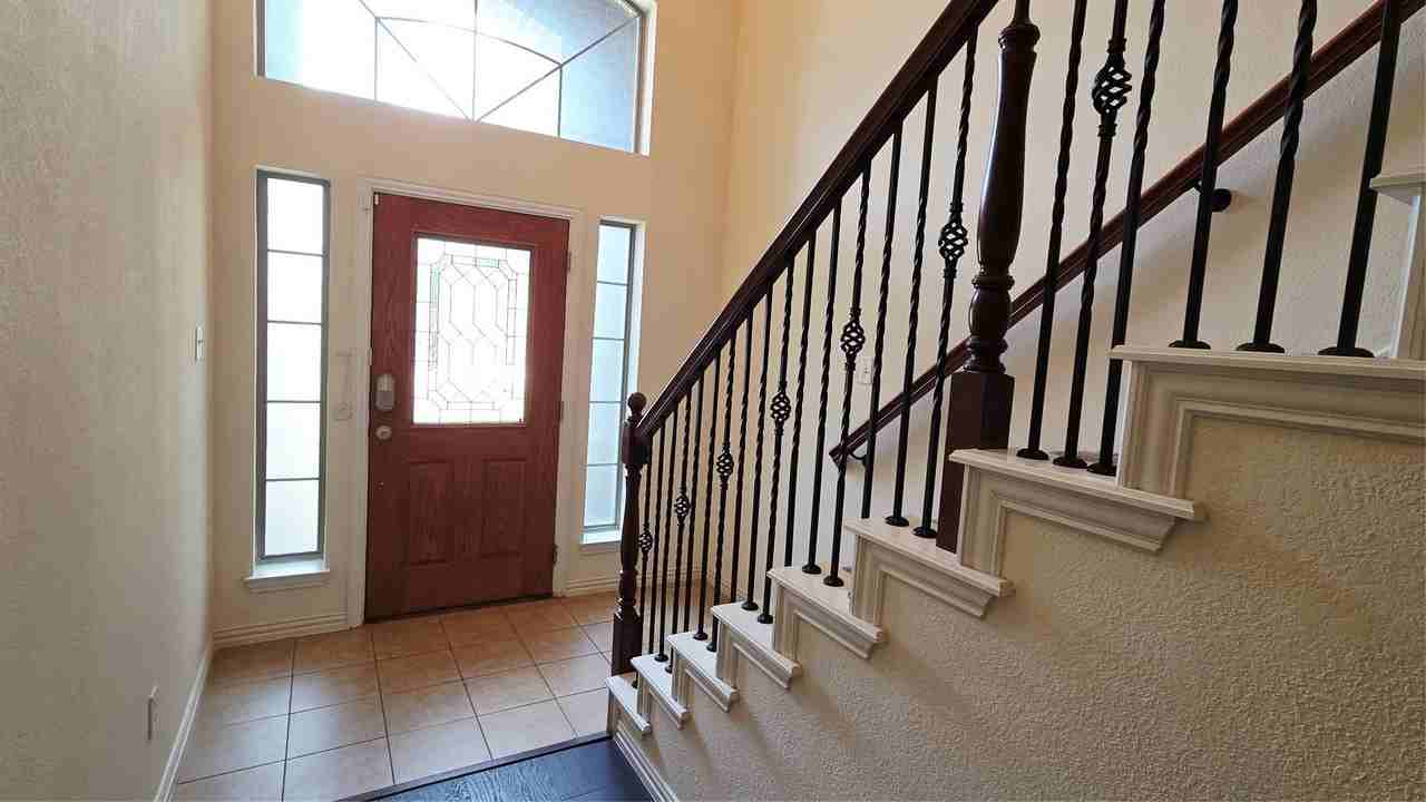 3676 Vienna St - Photo 3 of 25