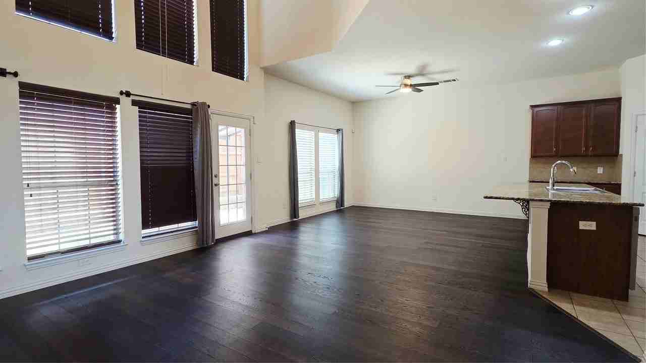 3676 Vienna St - Photo 6 of 25