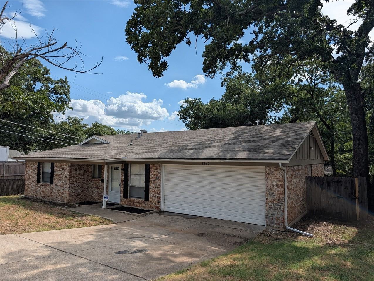 1820 Warren Ln - Photo 2 of 18