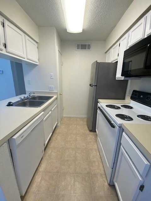 5750 Phoenix Dr #16 - Photo 4 of 6