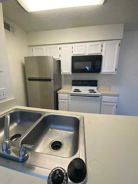 5750 Phoenix Dr #16 - Photo 5 of 6