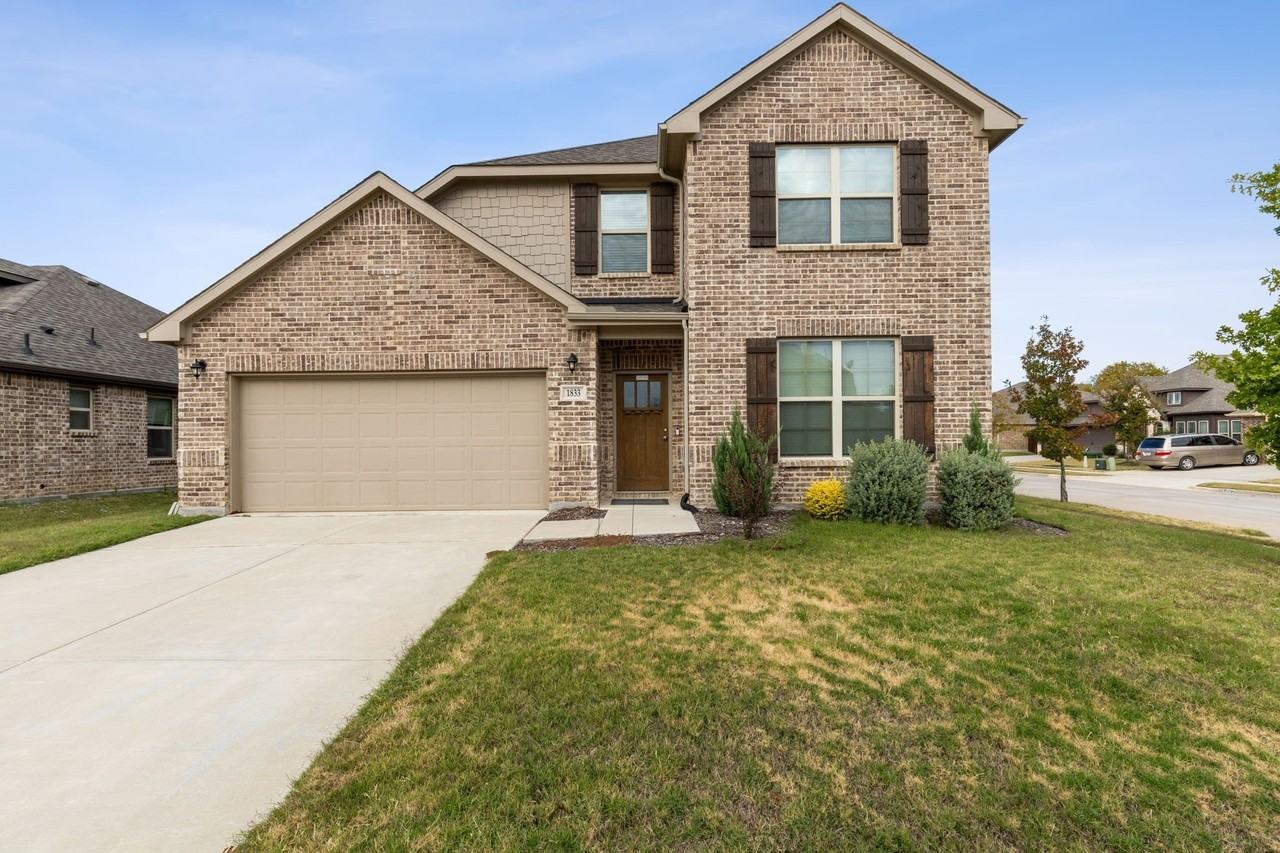 1833 Meadow Trail Ln - Photo 2 of 27