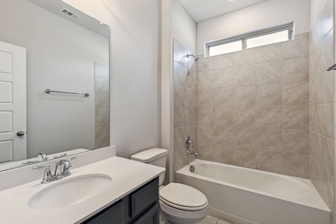 1833 Meadow Trail Ln - Photo 5 of 27