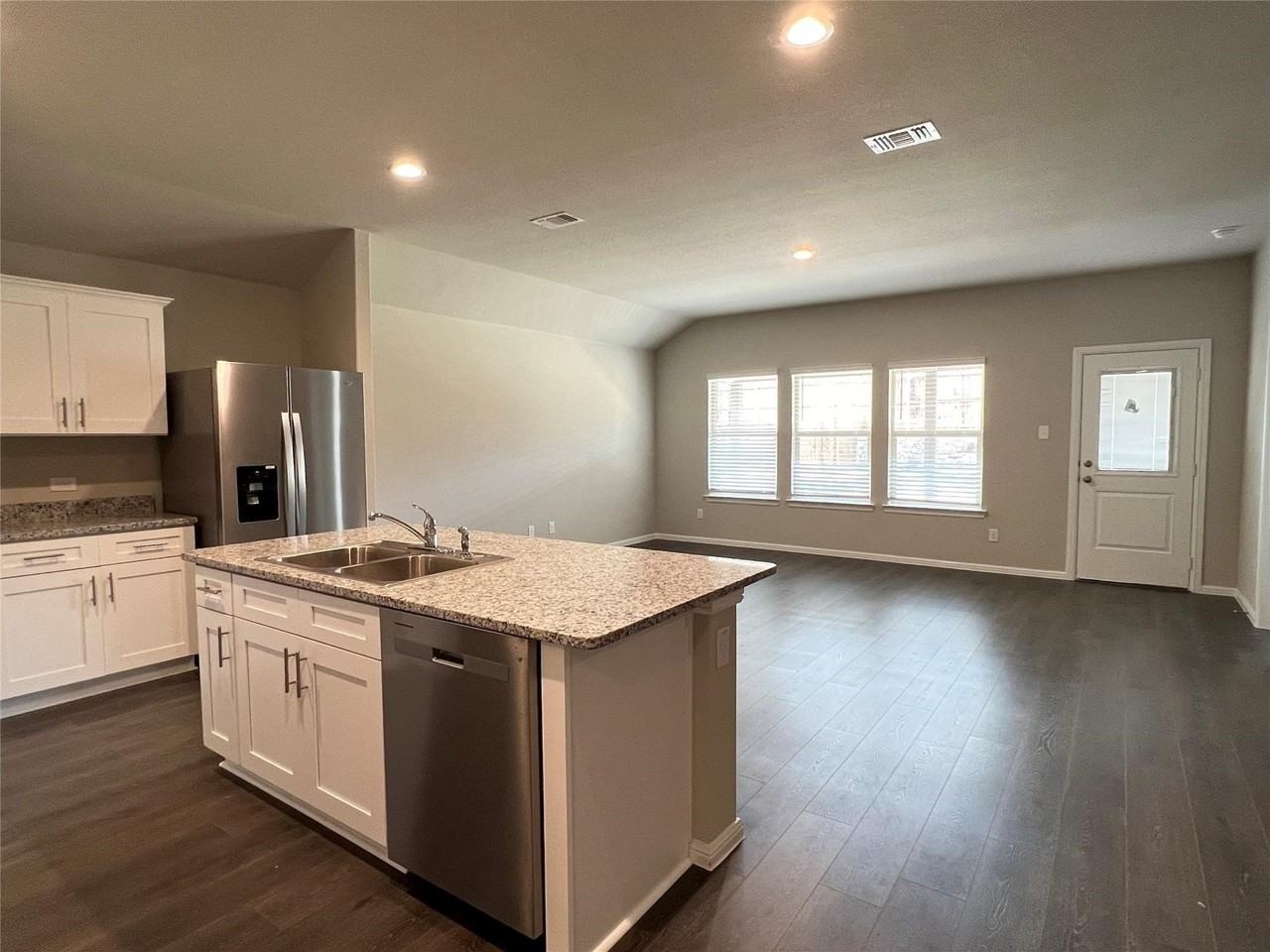 1416 Dillard Creek Dr - Photo 5 of 22