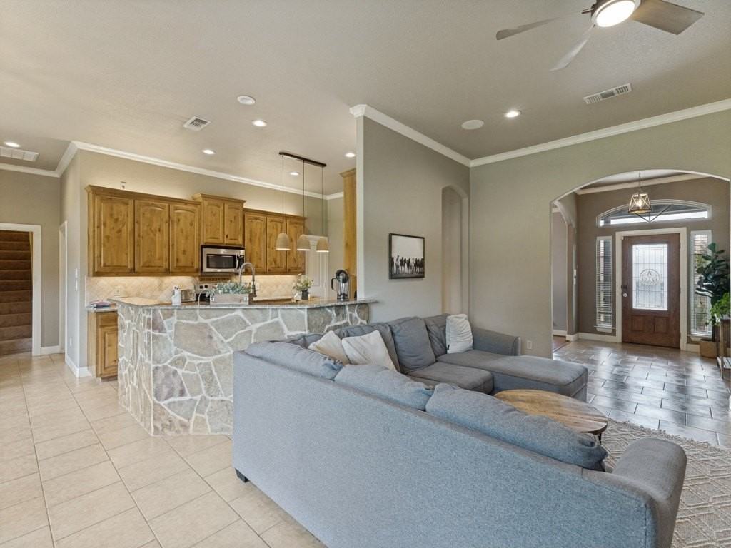 5584 Justine Pl - Photo 6 of 38