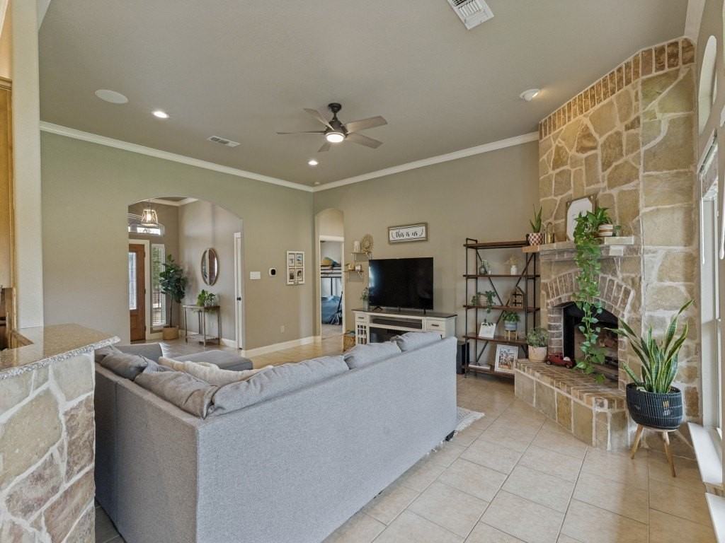 5584 Justine Pl - Photo 7 of 38