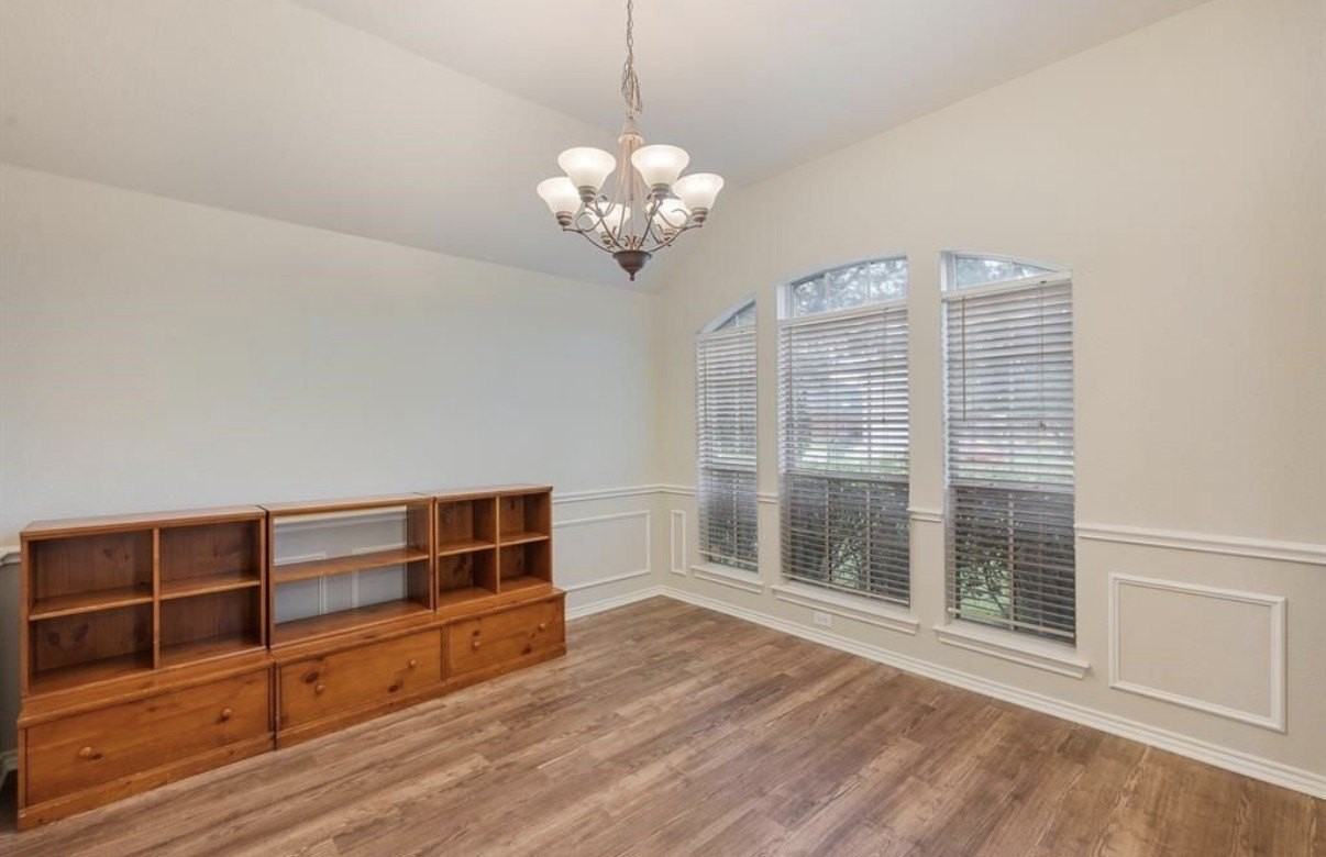 1803 Clover Hill Rd - Photo 5 of 37