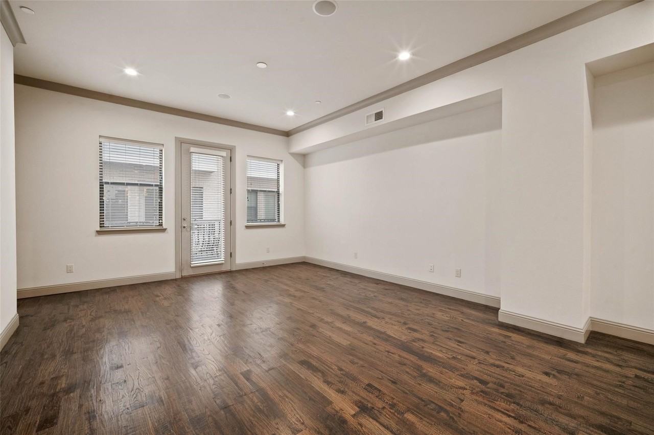 3134 Ross Ave #3 - Photo 5 of 28