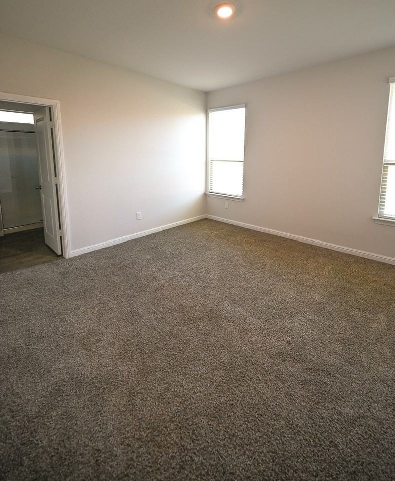 121 Hollytree Ln - Photo 5 of 13