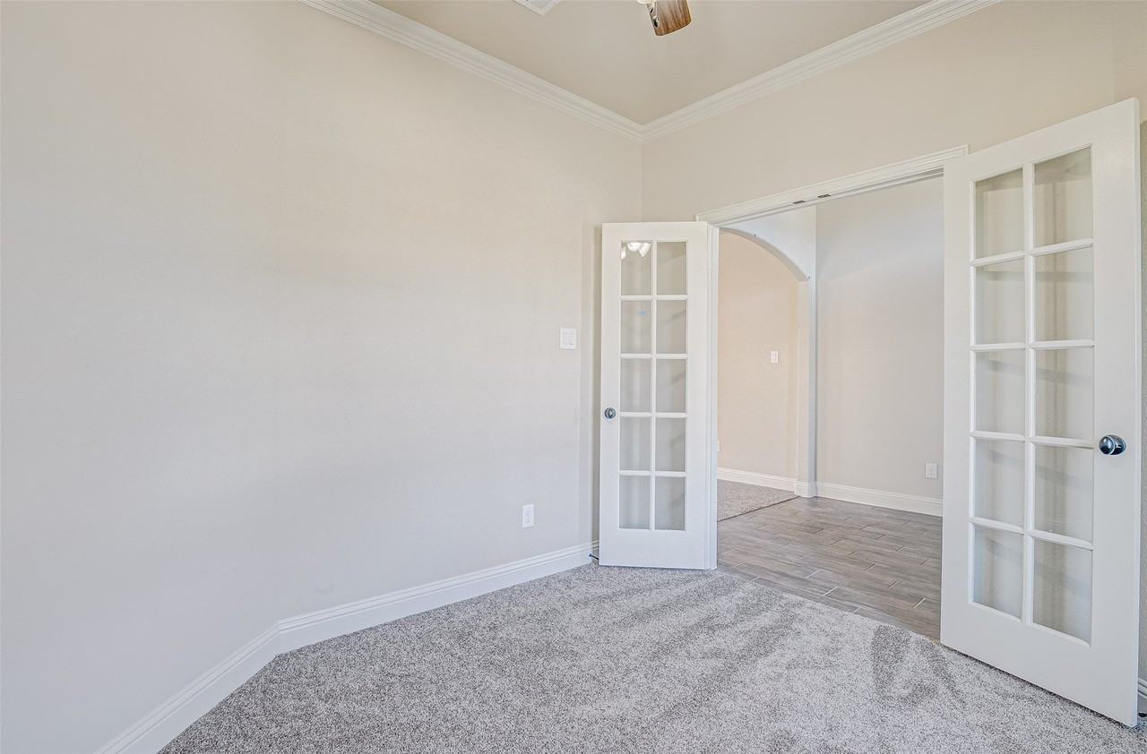 7819 Cypress Dr - Photo 4 of 31