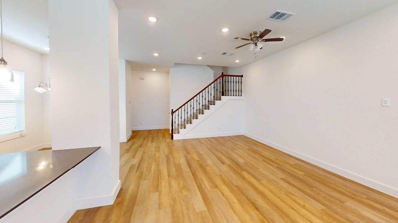 309 Mule Deer Mews - Photo 4 of 22