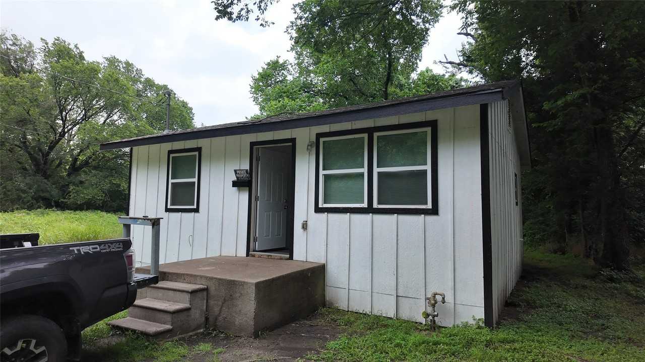 1001 E Park Ave - Photo 4 of 14