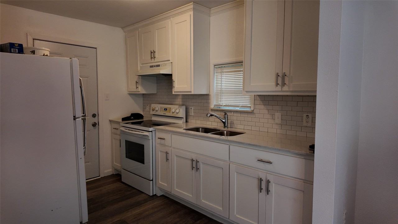 1001 E Park Ave - Photo 5 of 14