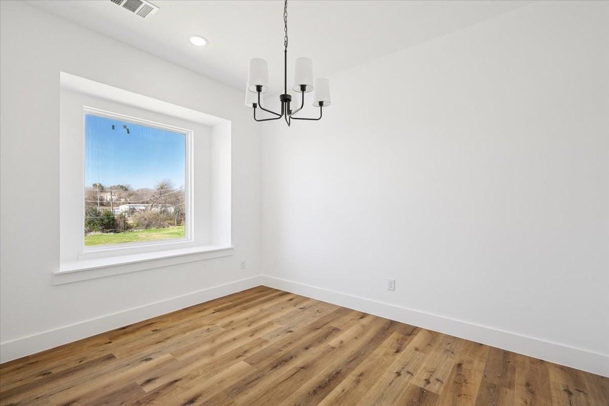 3058 Hardy St - Photo 4 of 33