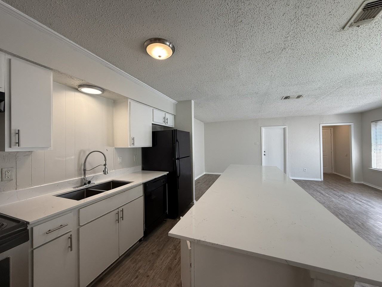 9016 Greenmound Ave - Photo 7 of 17