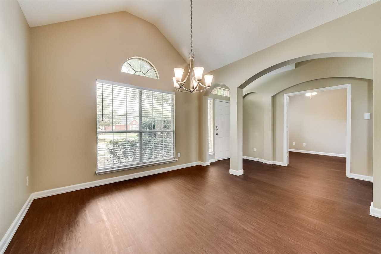 7909 Kristina Dr - Photo 5 of 30