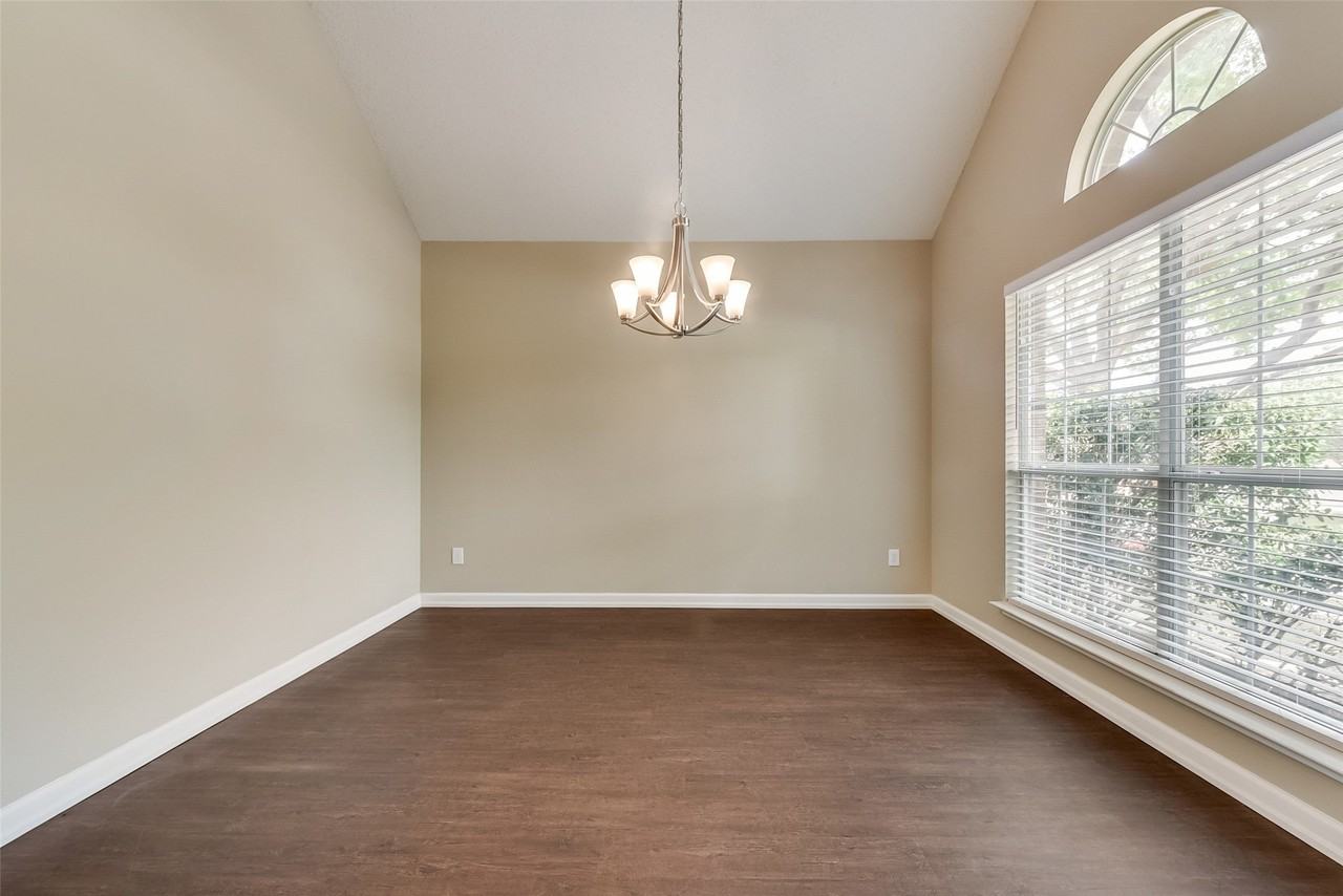 7909 Kristina Dr - Photo 6 of 30