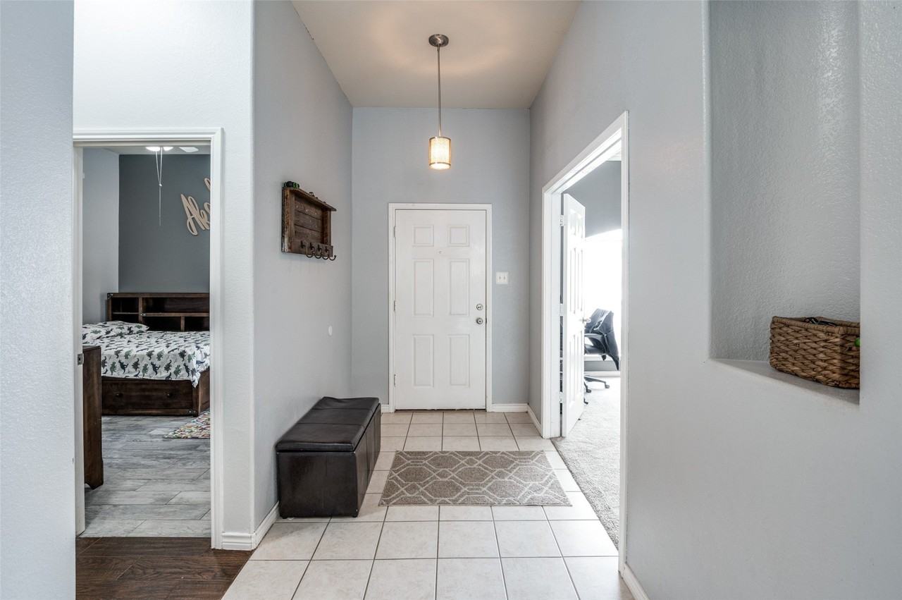 4309 Temecula Creek Trl - Photo 2 of 16